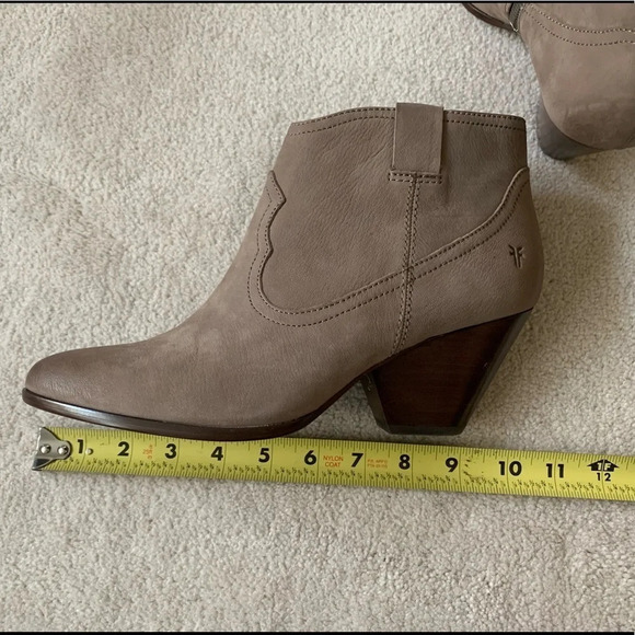 FRYE Allister Smock Ankle Bootie Gray, 8.5 (brownish gray) NEW - Picture 12 of 16